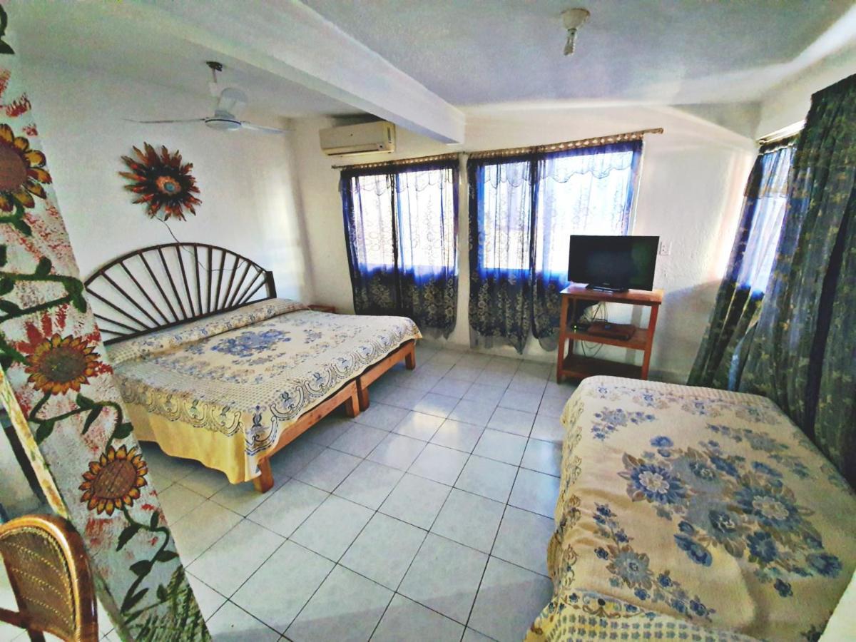 Hotel Amueblados Gaby Сіуатанехо Екстер'єр фото